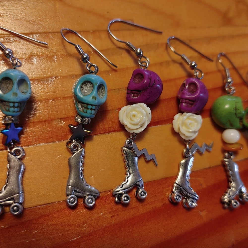 70's color themed earrings Skater De Los Muertos